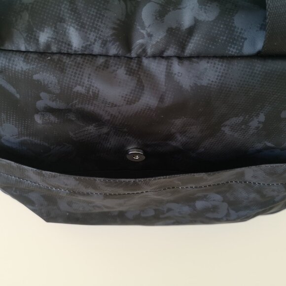 NWT Ivivva by LULULEMON Black Multi Floral Everyday Practice Duffle Travel Bag - Picture 7 of 11